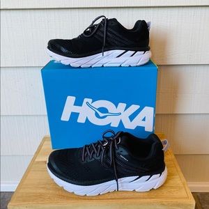 Hoka Black Clifton 6